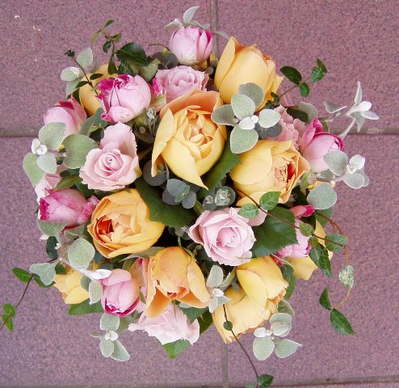 名古屋市千種区の花屋グラッシーのラウンドブーケR72 名古屋市千種区の花屋グラッシーのラウンドブーケR72